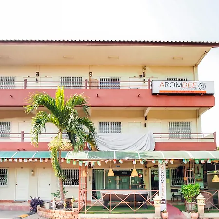 Hotel Oyo 838 Aromdee