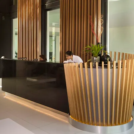 โรงแรม Unique Regency
