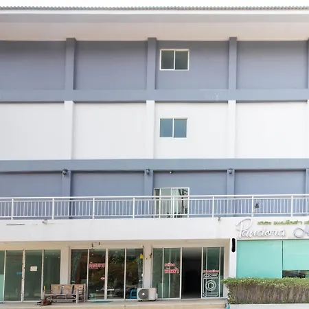 โรงแรม โอโย 75389 แพนโดร่า เฮาส์ 2*