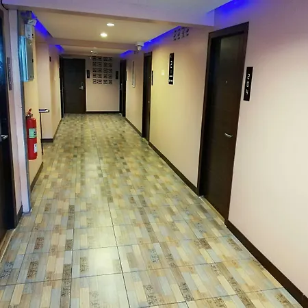 Hotel J P