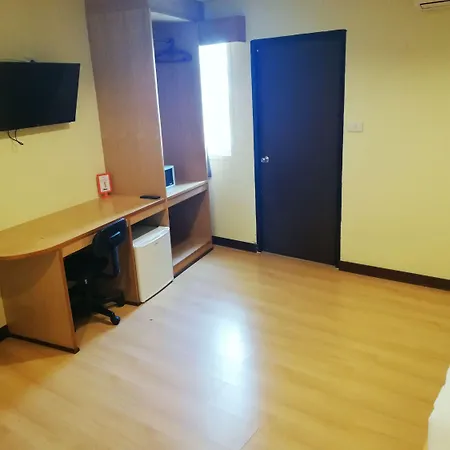 Hotel J P