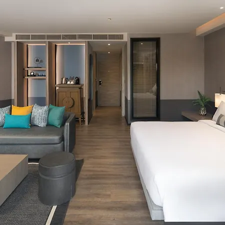 Cross Pratamnak โรงแรม 5*