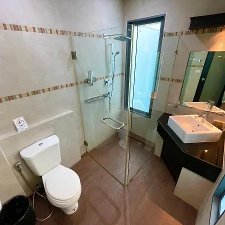 Villa Private Pool & Jacuzzi Villa, Phratumnak, - 600m From The Beach, 711 Nearby *