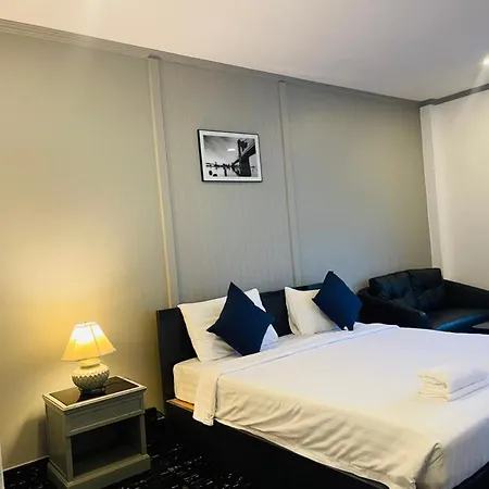 Del Max Apartment