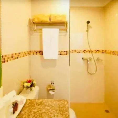 Ivory Palace โรงแรม 3*