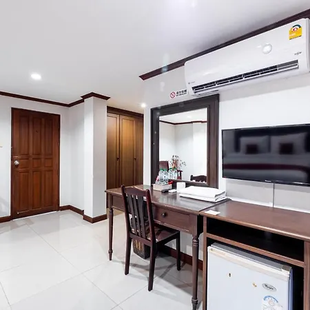 Hotel Reddoorz The Modern Place @ 3*