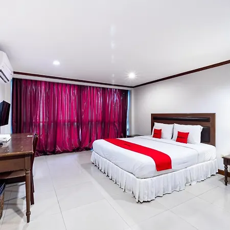 Hotel Reddoorz The Modern Place @ 3*
