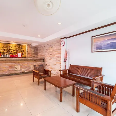 Reddoorz The Modern Place @ Hotel 3*