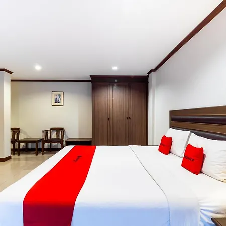 Hotel Reddoorz The Modern Place @ 3*
