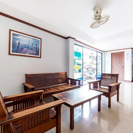 Hotel Reddoorz The Modern Place @
