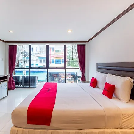Hotel Reddoorz The Modern Place @ Pattaya