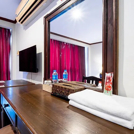 Reddoorz The Modern Place @ Hotel