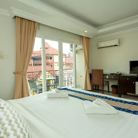 โรงแรม Ivory Palace