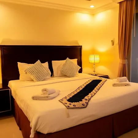 Ivory Palace โรงแรม 3*