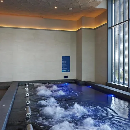 แกรนด์ เซนเตอร์ พอยต์ สเปซ พัทยา โรงแรม 5*