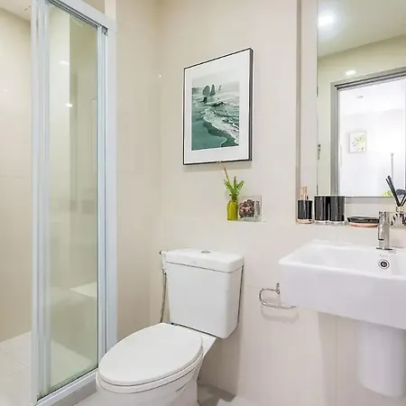Great Location With Infinity Pool - Apartment