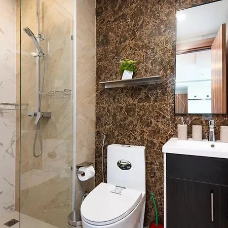 Apartment Rare Xxxl Swimming Pools - 500mbps Blazing Fast Free Wifi - Floor Pool View Balcony - Gym - Sauna - Kids Playground - Supermarkets *