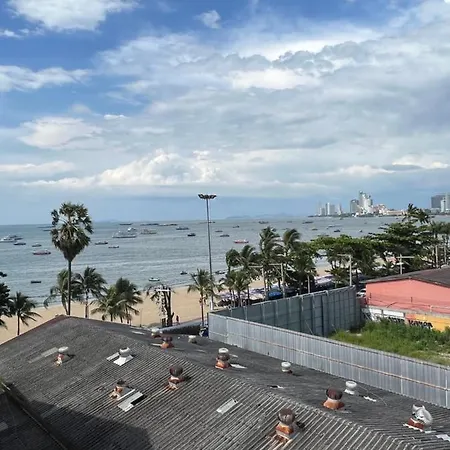 บ้านพัก Lewiinski's Pattaya