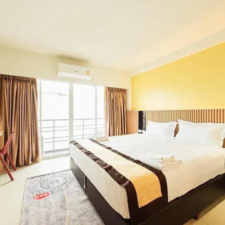 The Golden Boutique And 3*
