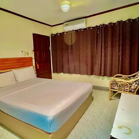 Lewiinski's บ้านพัก Pattaya