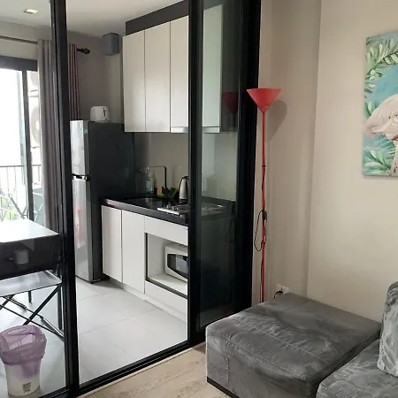 Apartment The Base一居室边上海滩，商场步行街 Pattaya