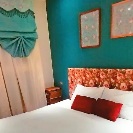 Apartment On Main Road Next To Bus Station Near Beach Pattaya