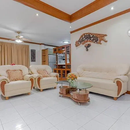 3-2br Huge Pool, Bbq, 300m-beach, 8 Mins To Walking Street วิลล่า