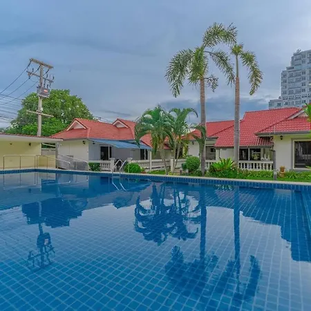 Villa 6-3br Huge Pool, Bbq, 300m-beach, 8 Mins To Walking Street Pattaya
