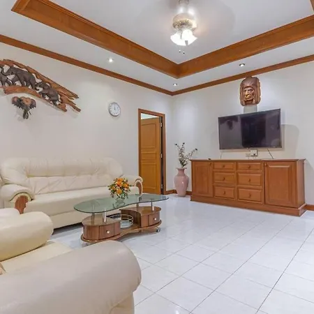 3-2br Huge Pool, Bbq, 300m-beach, 8 Mins To Walking Street วิลล่า Pattaya