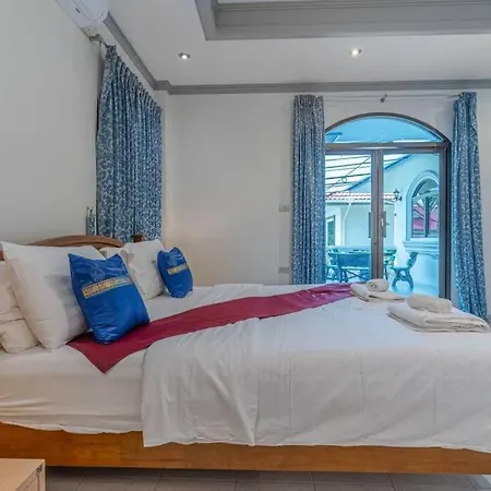 3-2br Huge Pool, Bbq, 300m-beach, 8 Mins To Walking Street วิลล่า
