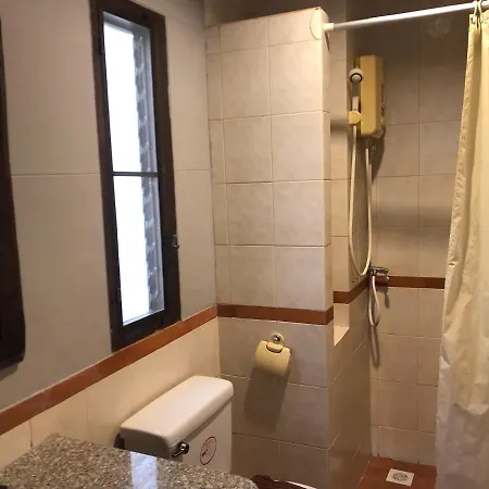 Sutus Court 7 โรงแรม
