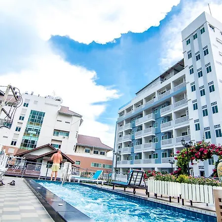 Sutus Court 7 โรงแรม 2*