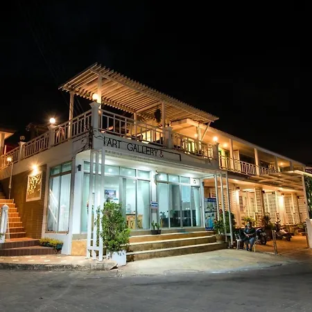 The Leaf&pool Kohlarn เดอะลีฟ&พลู ที่พักเกาะล้าน Hotel