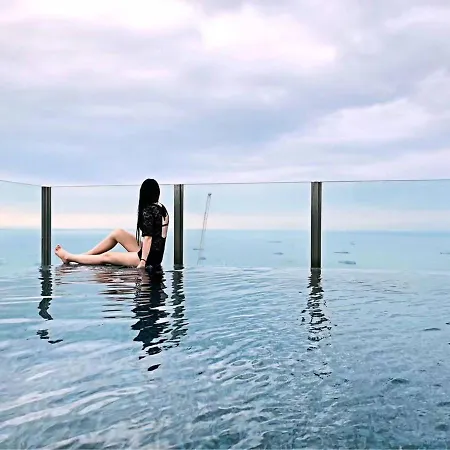 泰国芭提雅thebase无边游泳池公寓 Pattaya