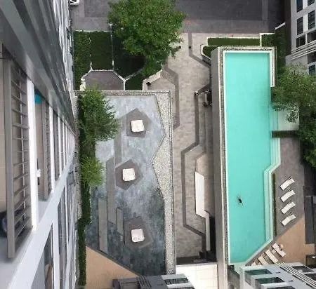 泰国芭提雅顶层无边游泳池公寓thebase健身房 Apartment *