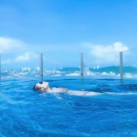 泰国芭提雅顶层无边游泳池公寓thebase健身房 Apartment Pattaya