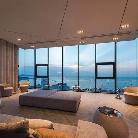 Apartment 泰国芭提雅顶层无边游泳池公寓thebase健身房