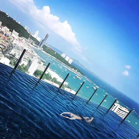 泰国芭提雅顶层无边游泳池公寓thebase健身房 *
