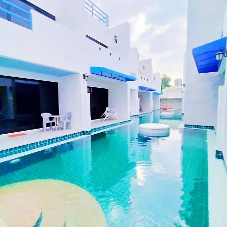 Loof Top Pool 2