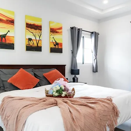 *city~house* 芭堤雅豪华泳池别墅近步行街 วิลล่า *