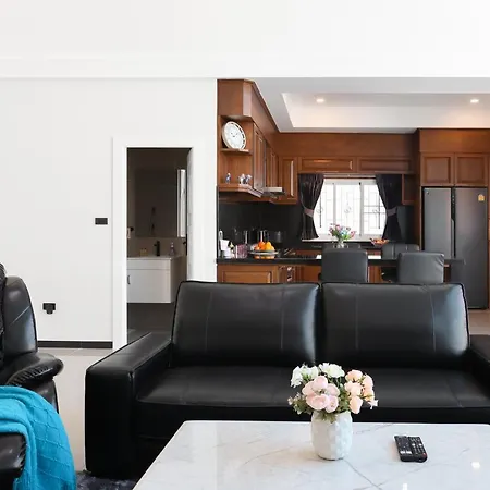 *city~house* 芭堤雅豪华泳池别墅近步行街