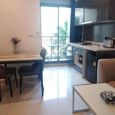 โรงแรม Arcadia Continental