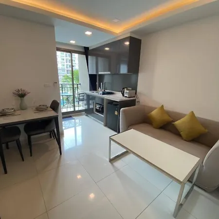 Arcadia Continental โรงแรม *
