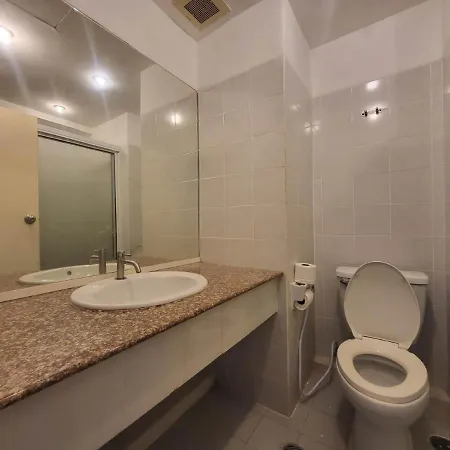 Apartment 芭堤雅步行街650米40平米大公寓可住三人带洗衣机 Pattaya