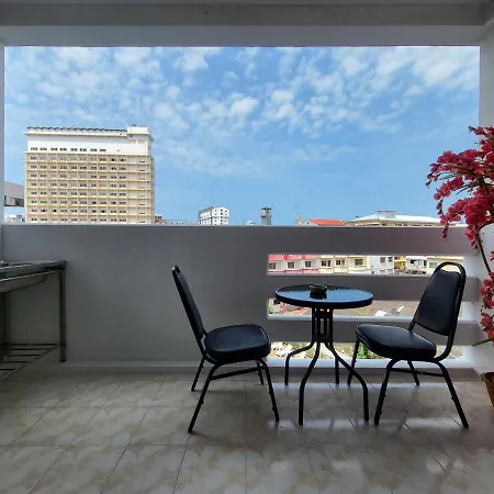 Apartment 芭堤雅步行街650米40平米大公寓可住三人带洗衣机 *