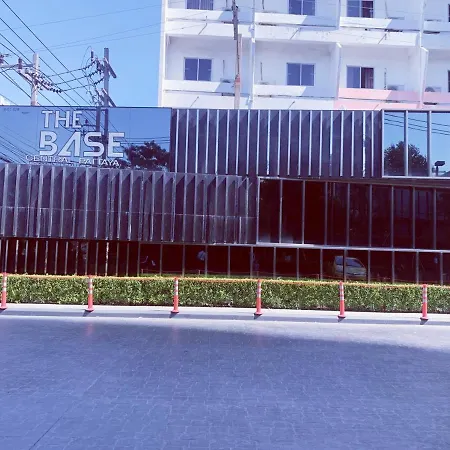 芭提雅双人精品公寓无边游泳池thebase中央基地 * Pattaya