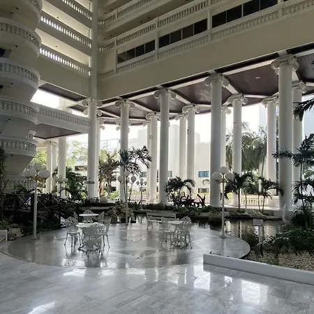 Sky Beachfront * Pattaya