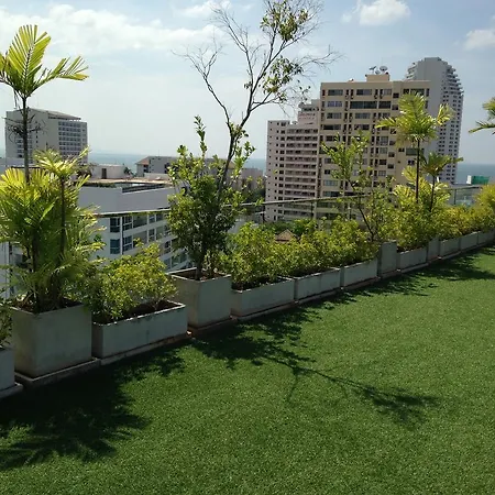 Park Royal 3 Apartment *