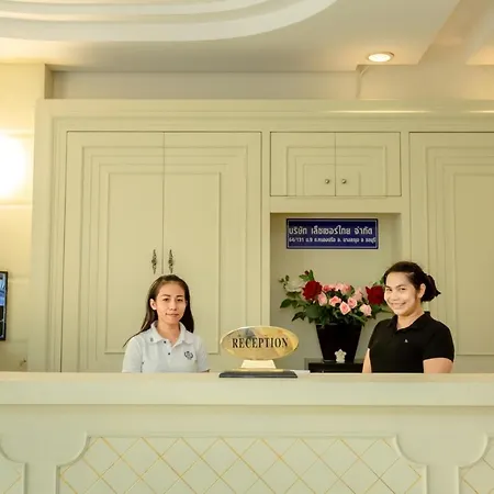Ivory Palace 3*
