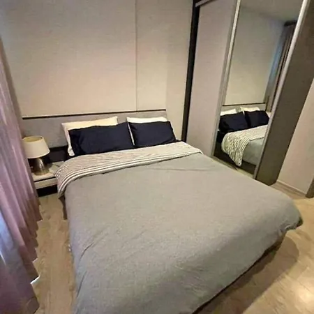 Apartment Central The Base